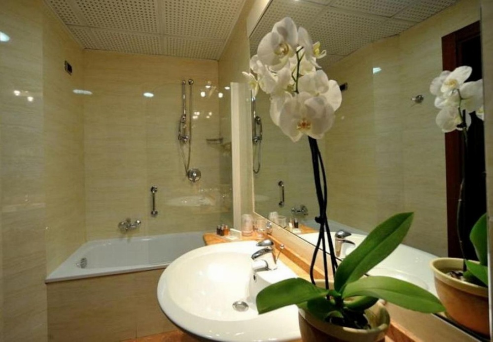 Magri's Hotel Image 11